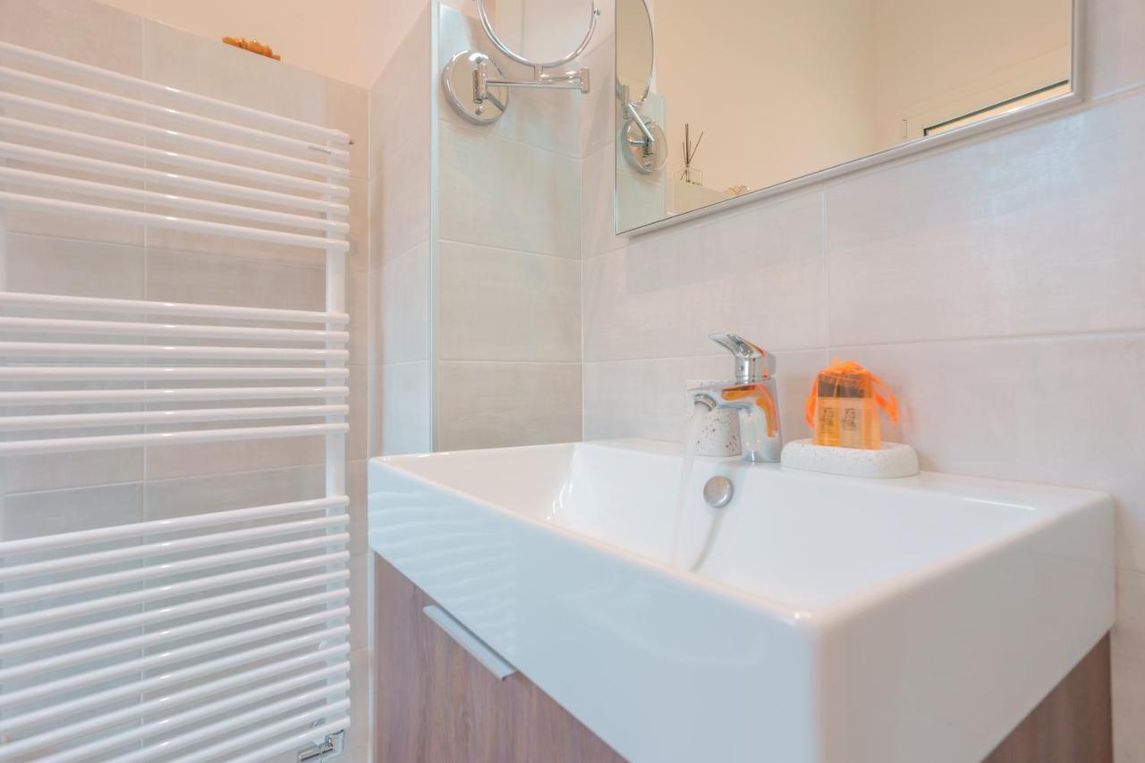 ボローニャ Attico Di Via D'Azeglio Bed & Breakfast エクステリア 写真